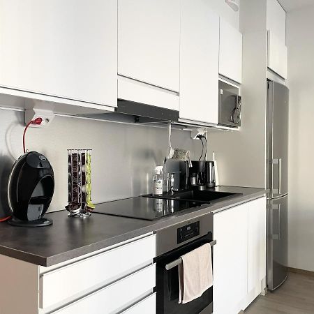 Modern 1 Bedroom Apartment In Central Куопіо Екстер'єр фото